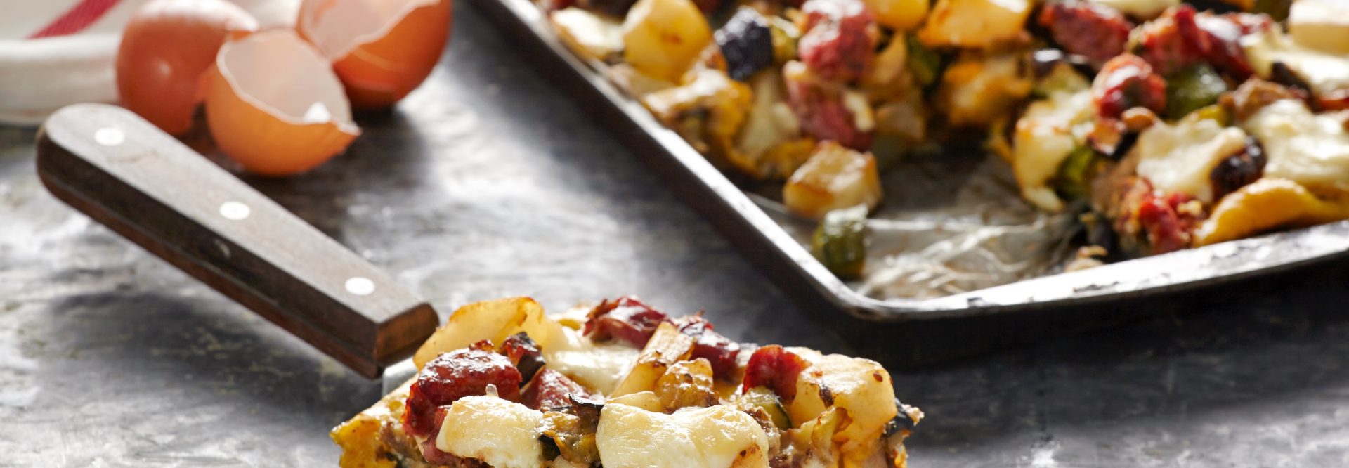 13_omeleta_melitzanapatatesloukaniko460