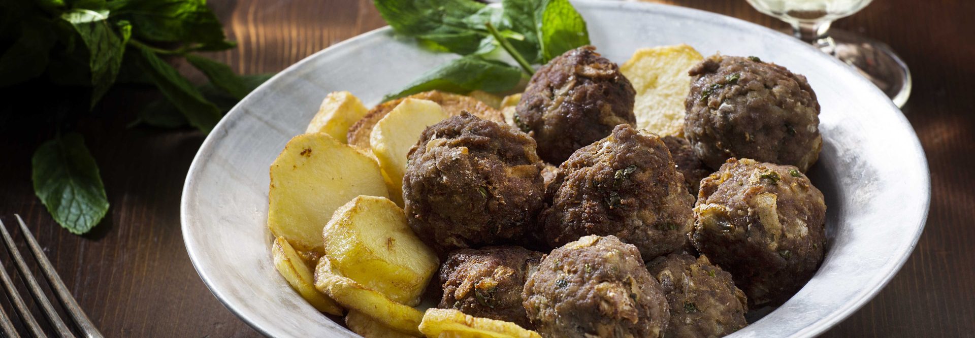 17_keftedes-me-ouzo460