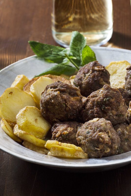 17_keftedes-me-ouzo460