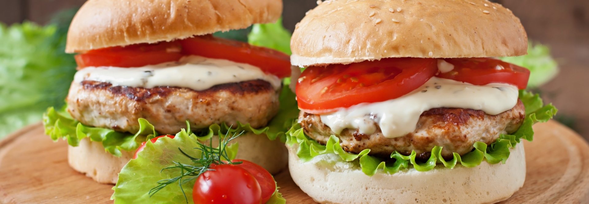 2-Burger-galopoylas-me-saltsa-fetas