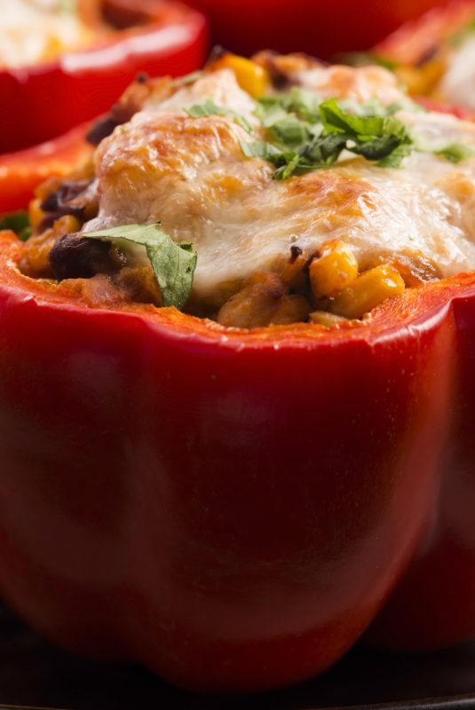 2-Piperies-gemistes-me-kotopoulo