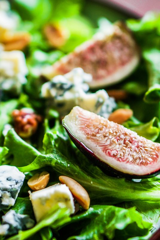 2-Prasini-salata-me-syka-kai-krema-valsamikoy-me-meli-kai-lemoni