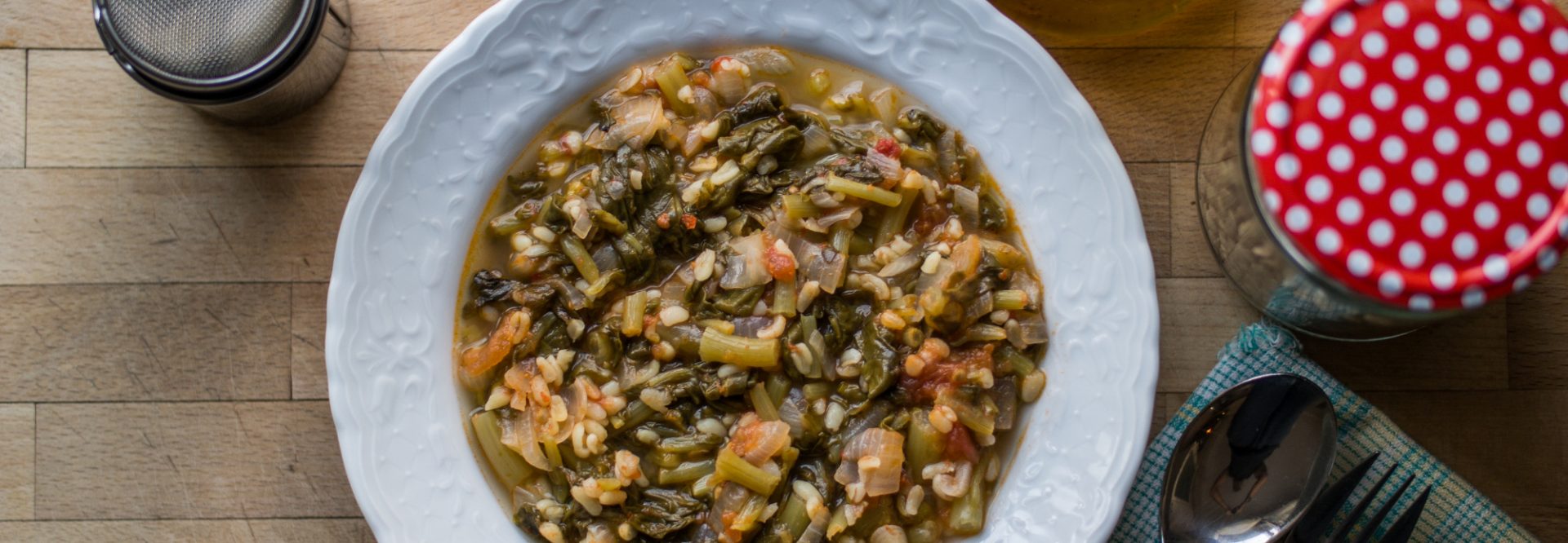 2-Spanakoryzo-me-ntomata