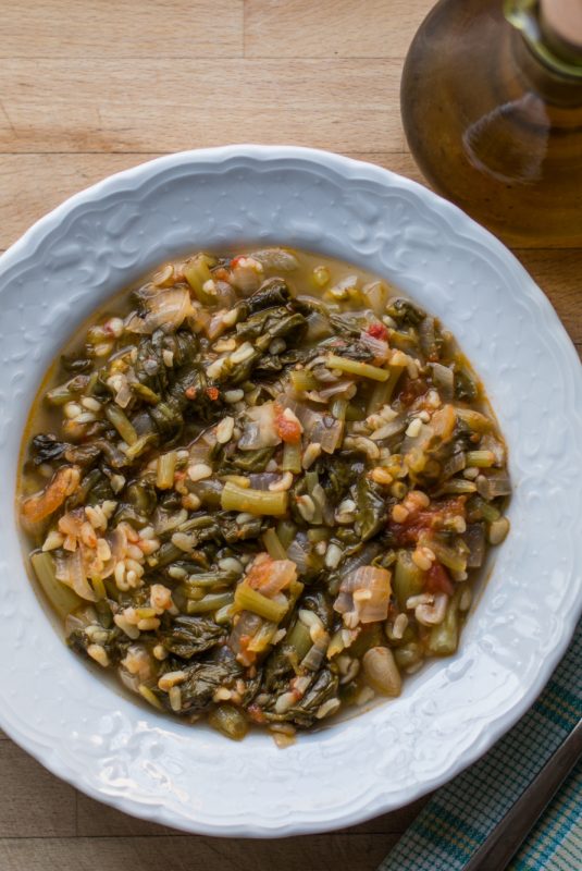 2-Spanakoryzo-me-ntomata