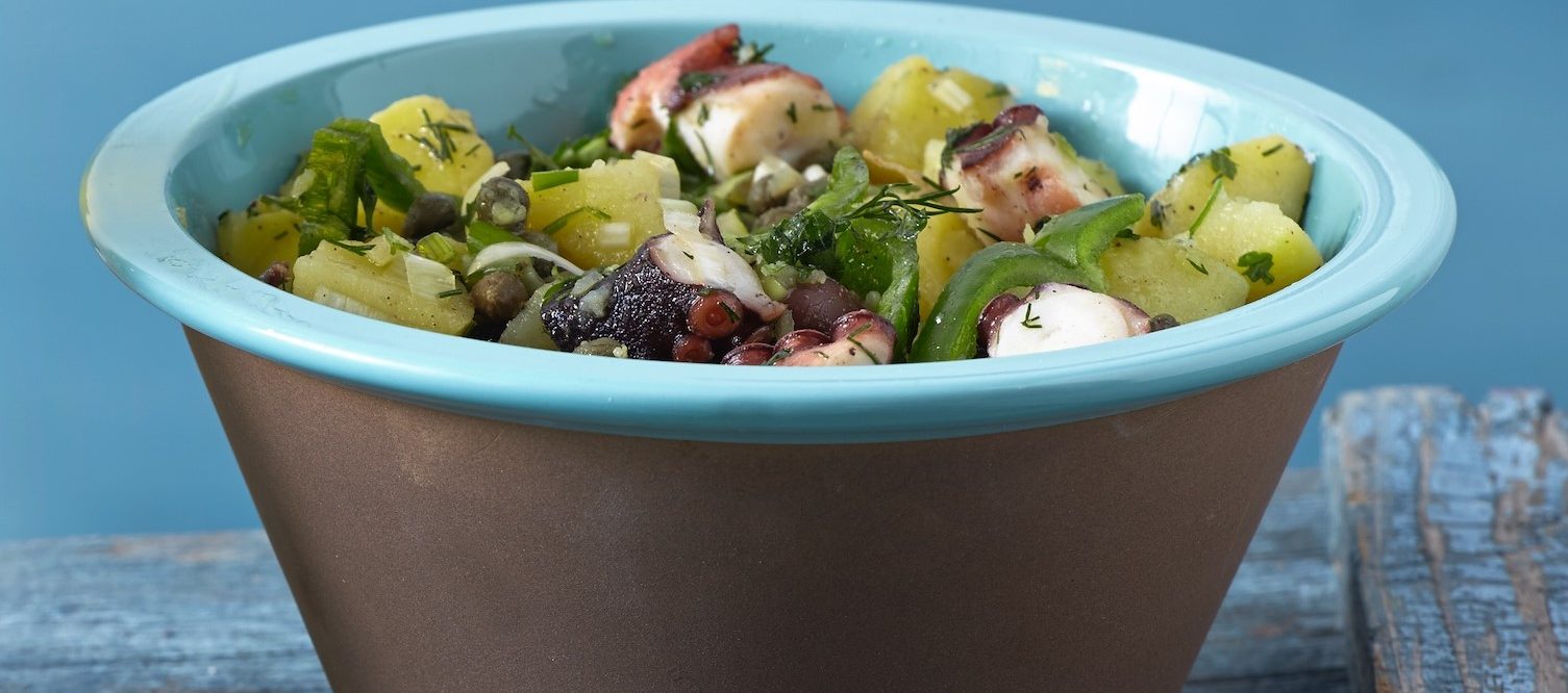 460Recipe26_patatosalata-me-xtapodaki-cropped