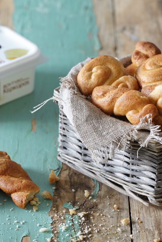 460Recipe74_koulourakia-pasxaliatika