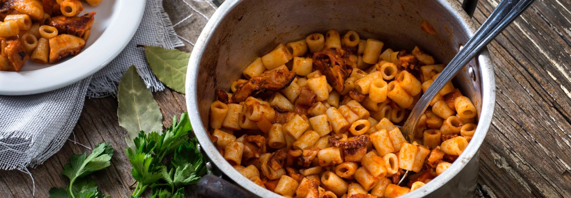 Elbow-pasta-with-octopus