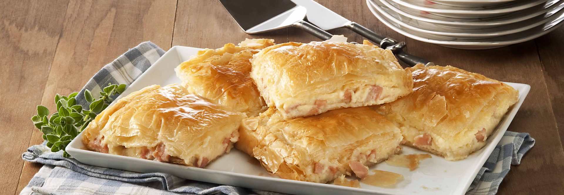 Spicy-pie-with-ham-and-Horio-feta-cheese