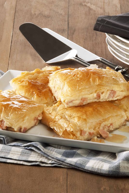 Spicy-pie-with-ham-and-Horio-feta-cheese