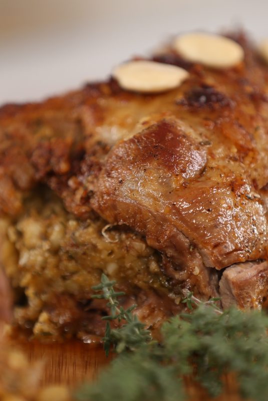 katsikisio-rolo-me-pesto-kai-graviera-460