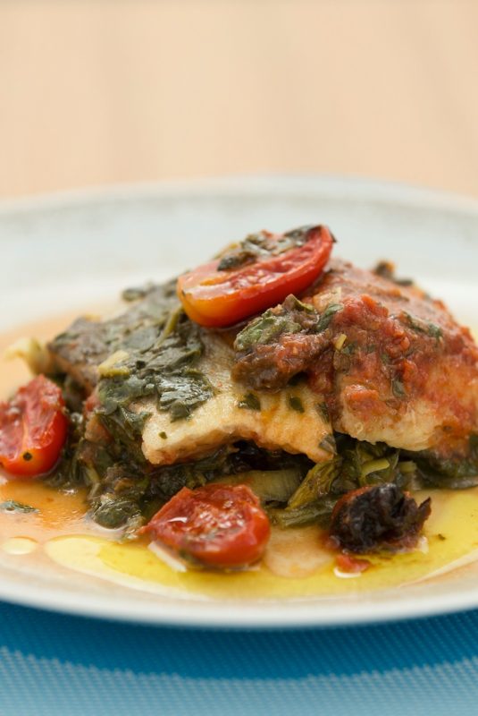 mpakaliaros-me-ntomatinia460