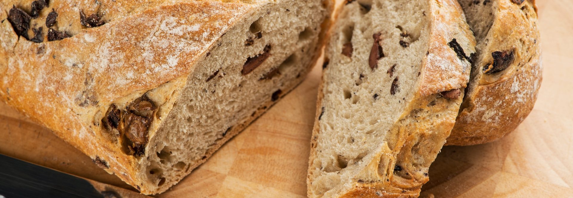 Ψωμί-με-ελιές_460