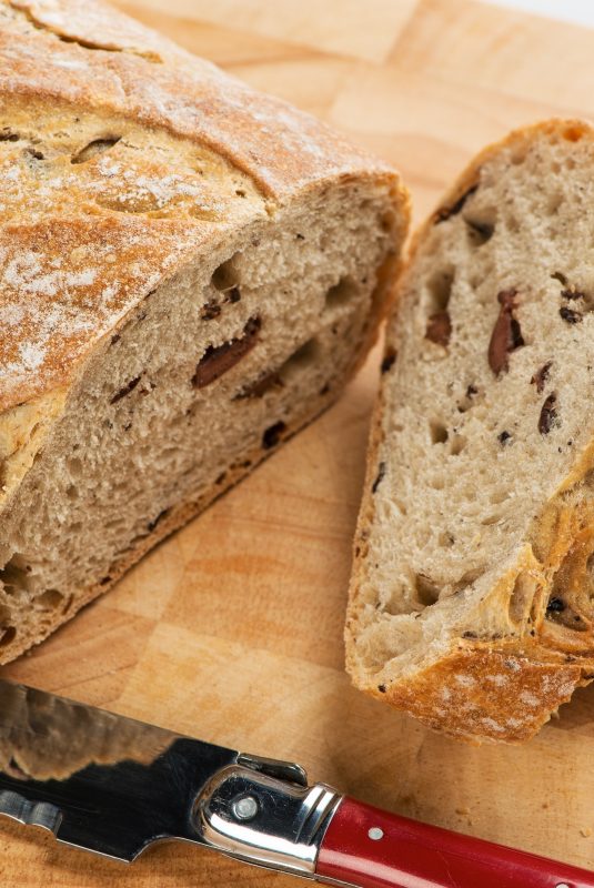 Ψωμί-με-ελιές_460