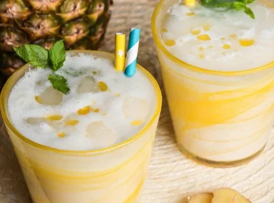 Smoothie με ανανά, τζίντζερ και ελαιόλαδο
